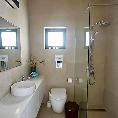 Villa Aqua Pearl Aq01