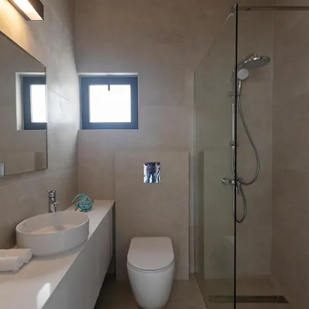 Aqua Pearl Aq01 * Protaras